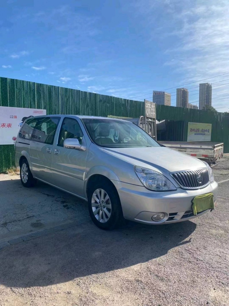 北京13年别克GL82