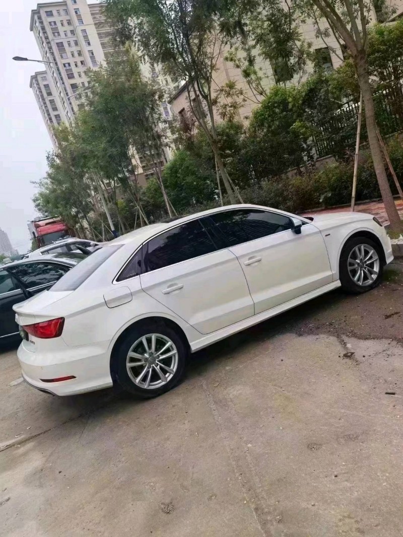 北京14年奥迪A33