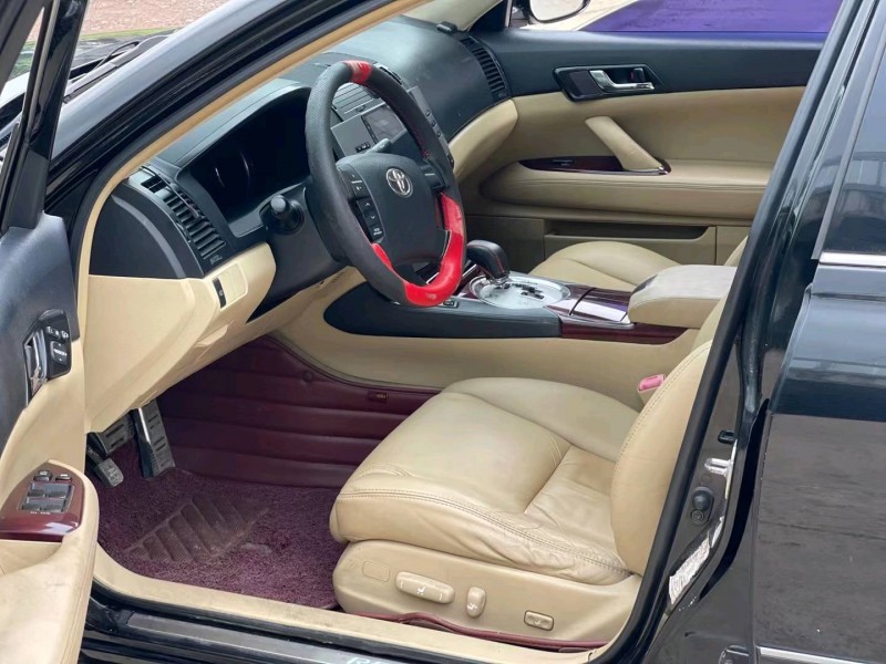 北京10年丰田锐志8