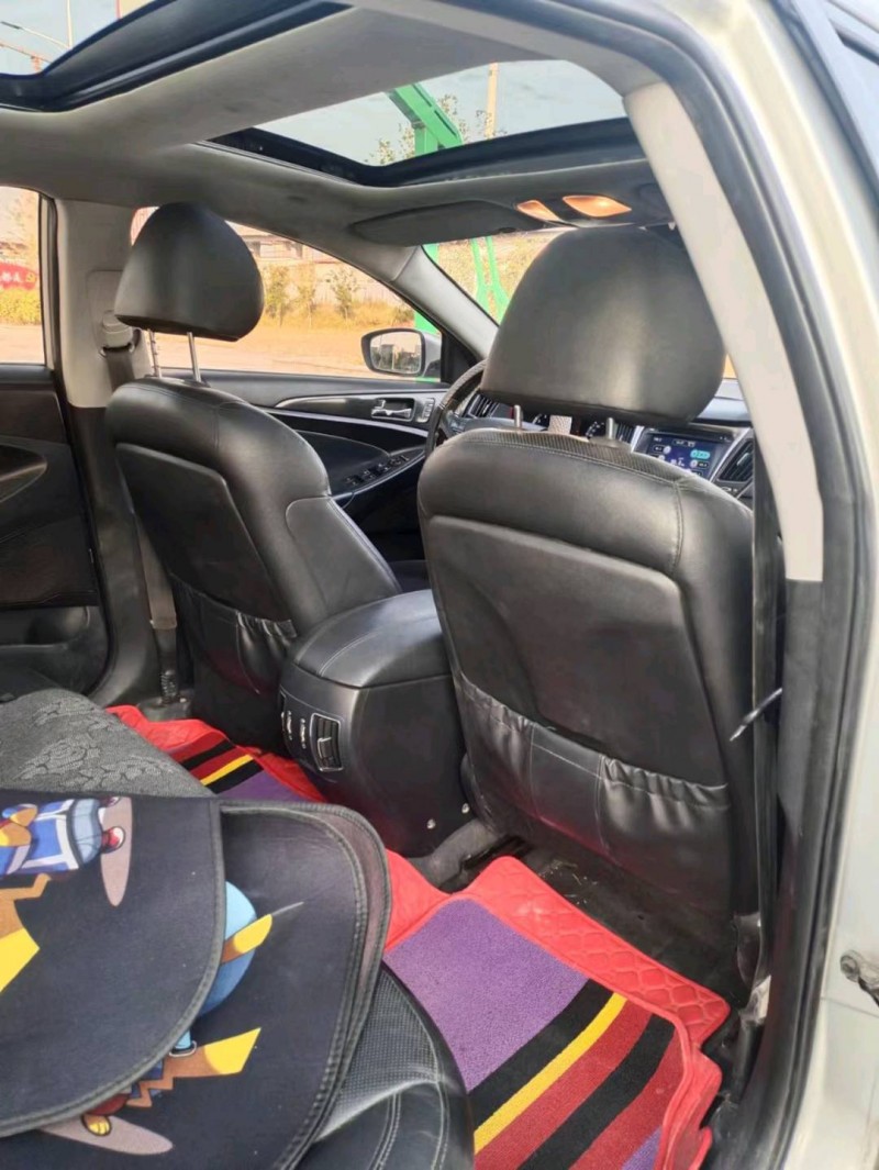 北京11年现代索纳塔八3