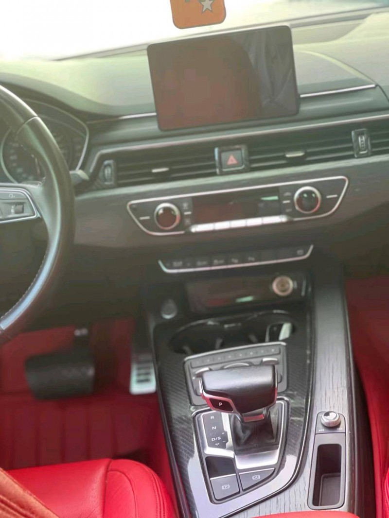 北京16年奥迪A4L8