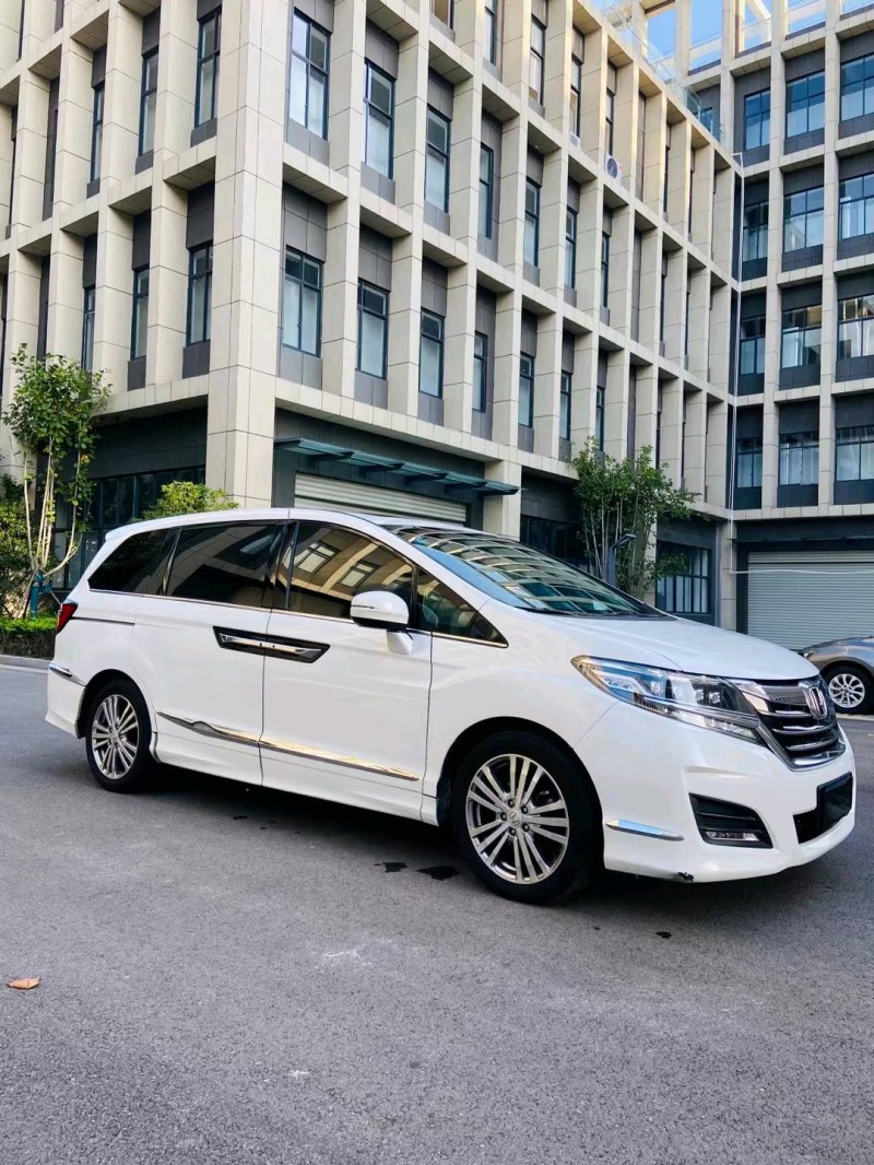 徐州18年本田艾力绅2