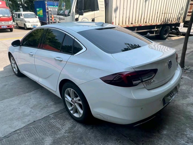 广州21年别克君威7