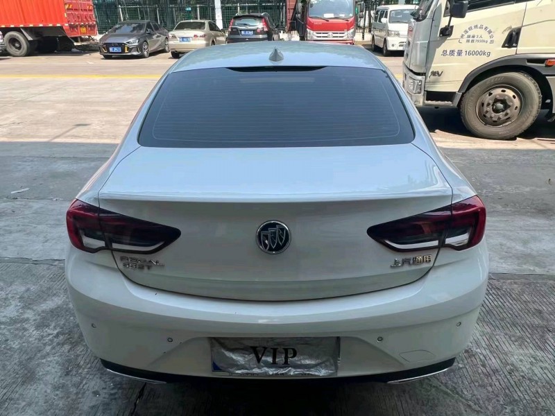 广州21年别克君威8