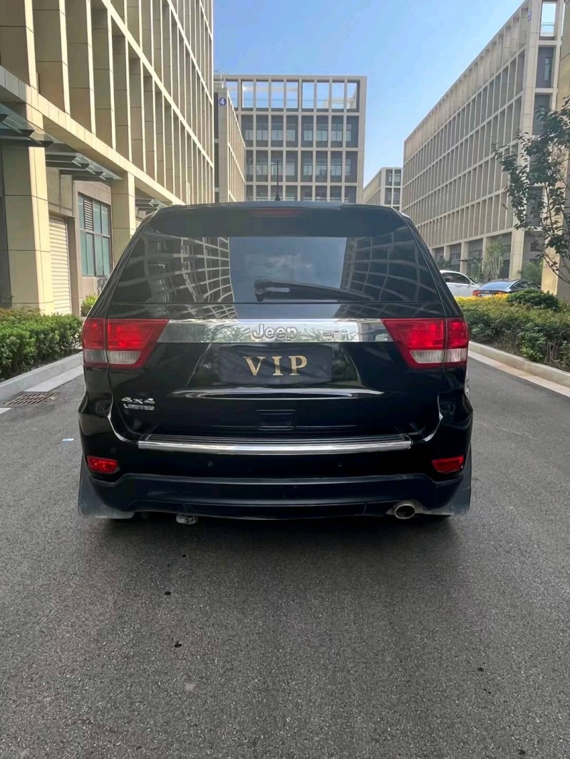 徐州13年Jeep大切諾基9