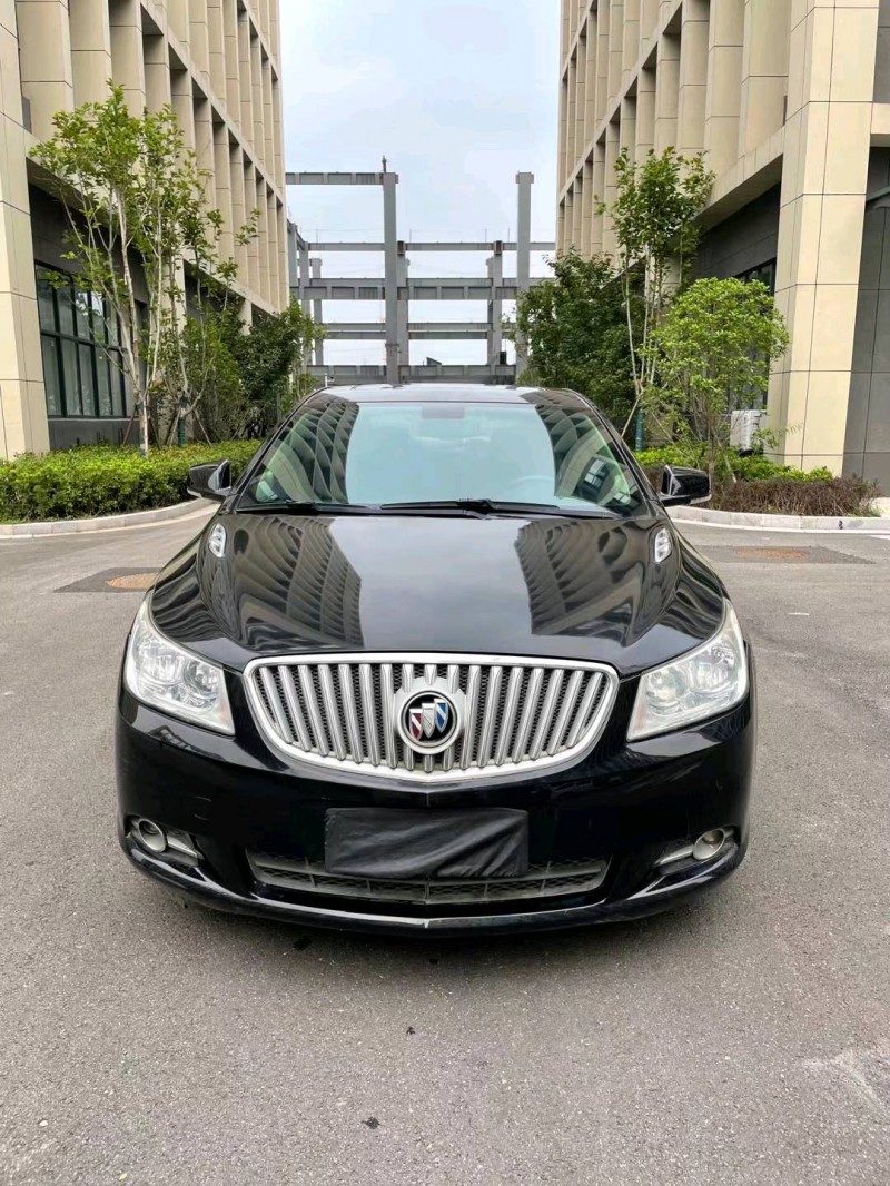 徐州12年别克君越9