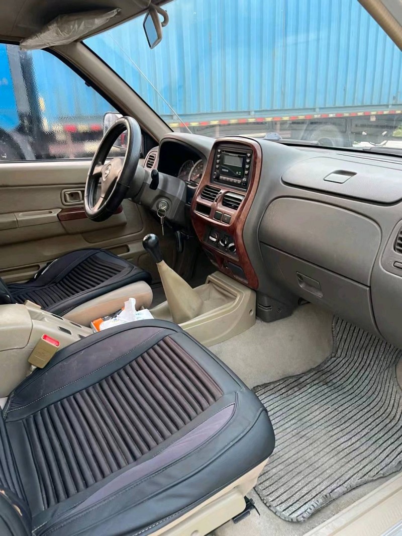 东莞16年日产纳瓦拉4