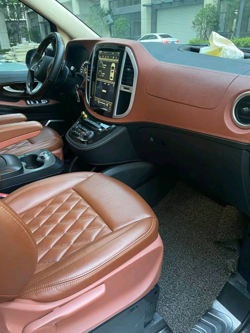 徐州17年奔驰威霆5