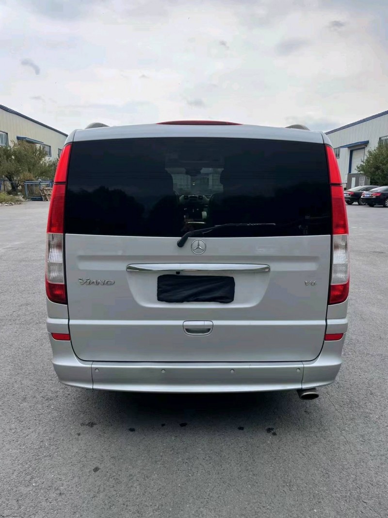 沈阳11年奔驰唯雅诺1