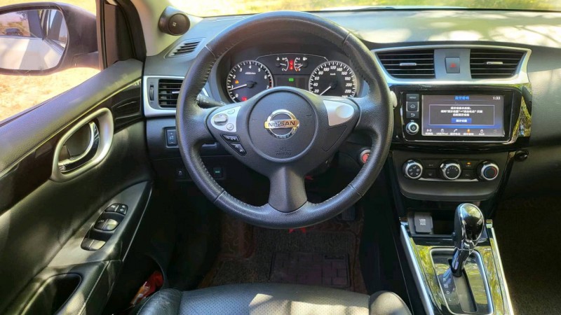 邯郸18年日产轩逸5