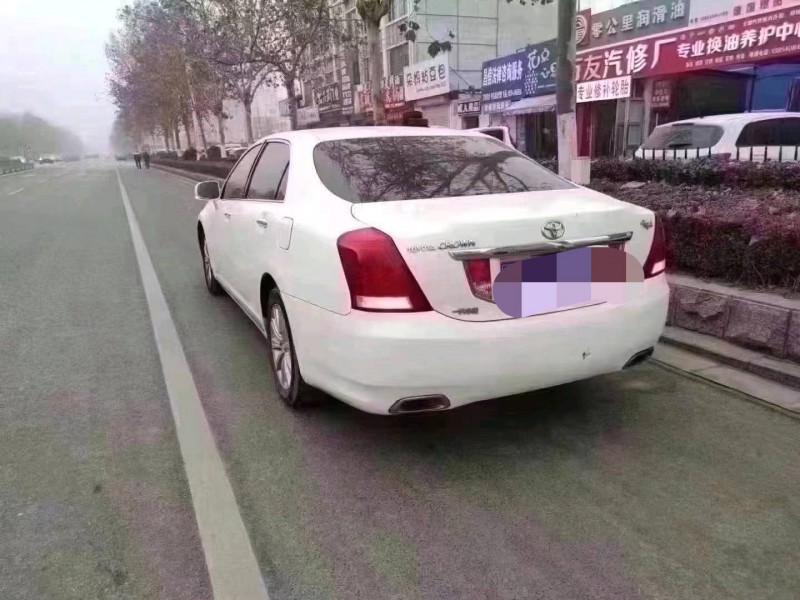 北京12年丰田皇冠3