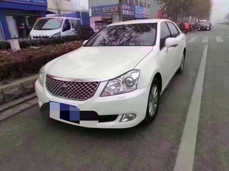 北京12年丰田皇冠5