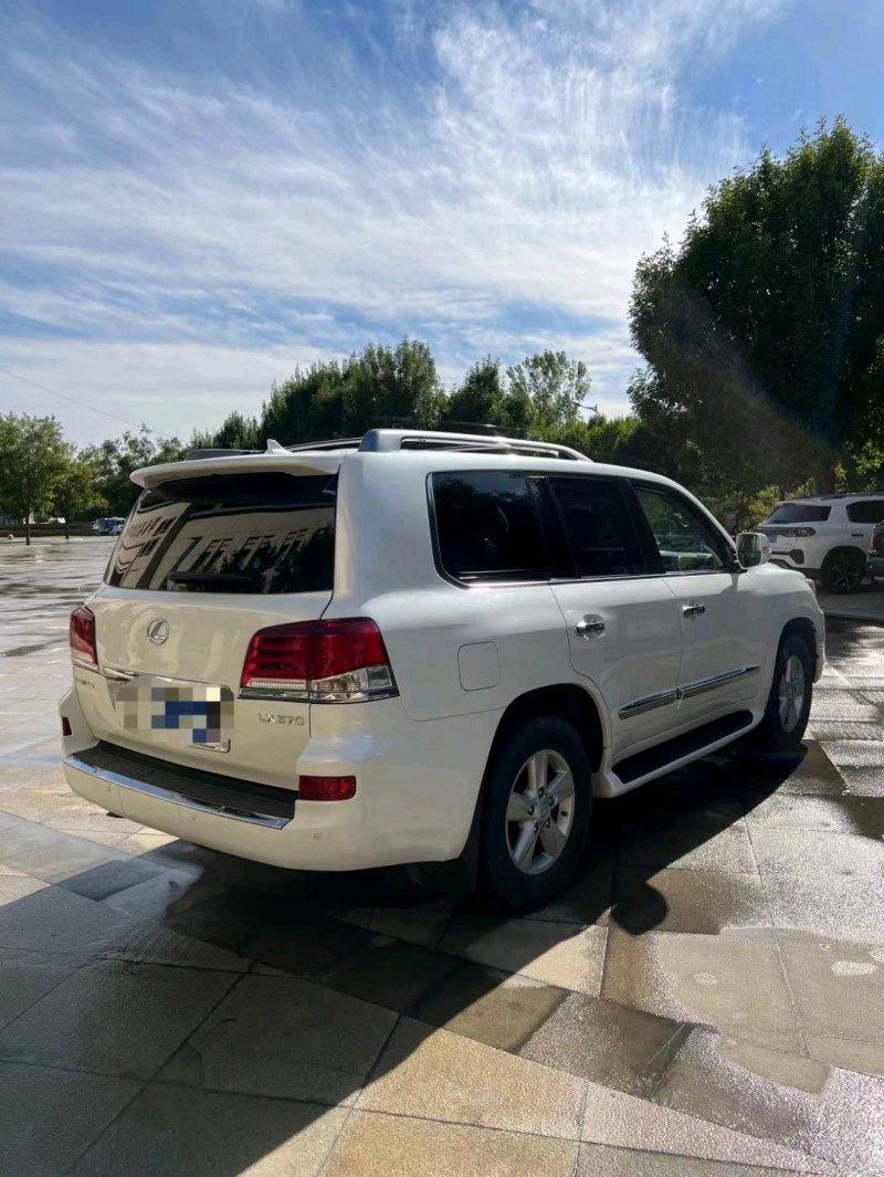 北京13年雷克萨斯LX5