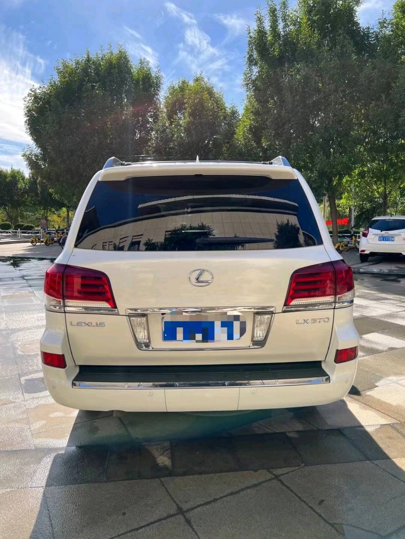 北京13年雷克萨斯LX2