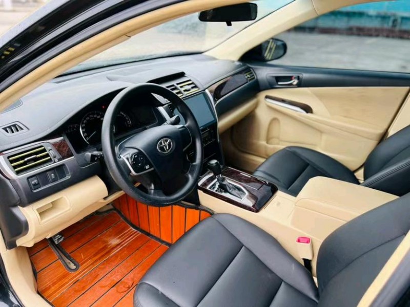 东莞17年丰田凯美瑞4