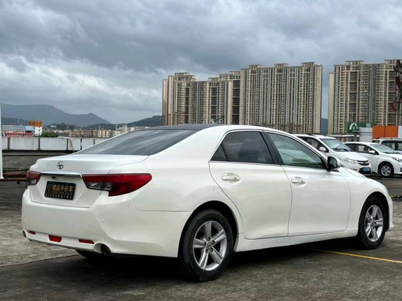 东莞15年丰田锐志7