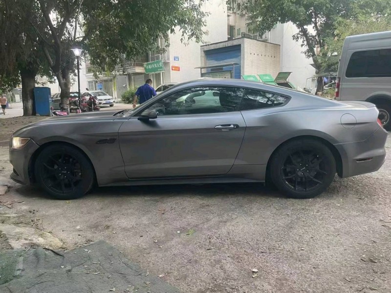 重庆16年福特野马4