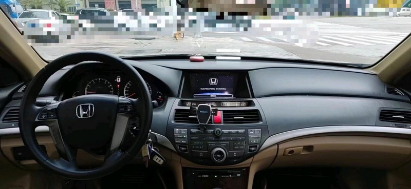 东莞11年本田雅阁4