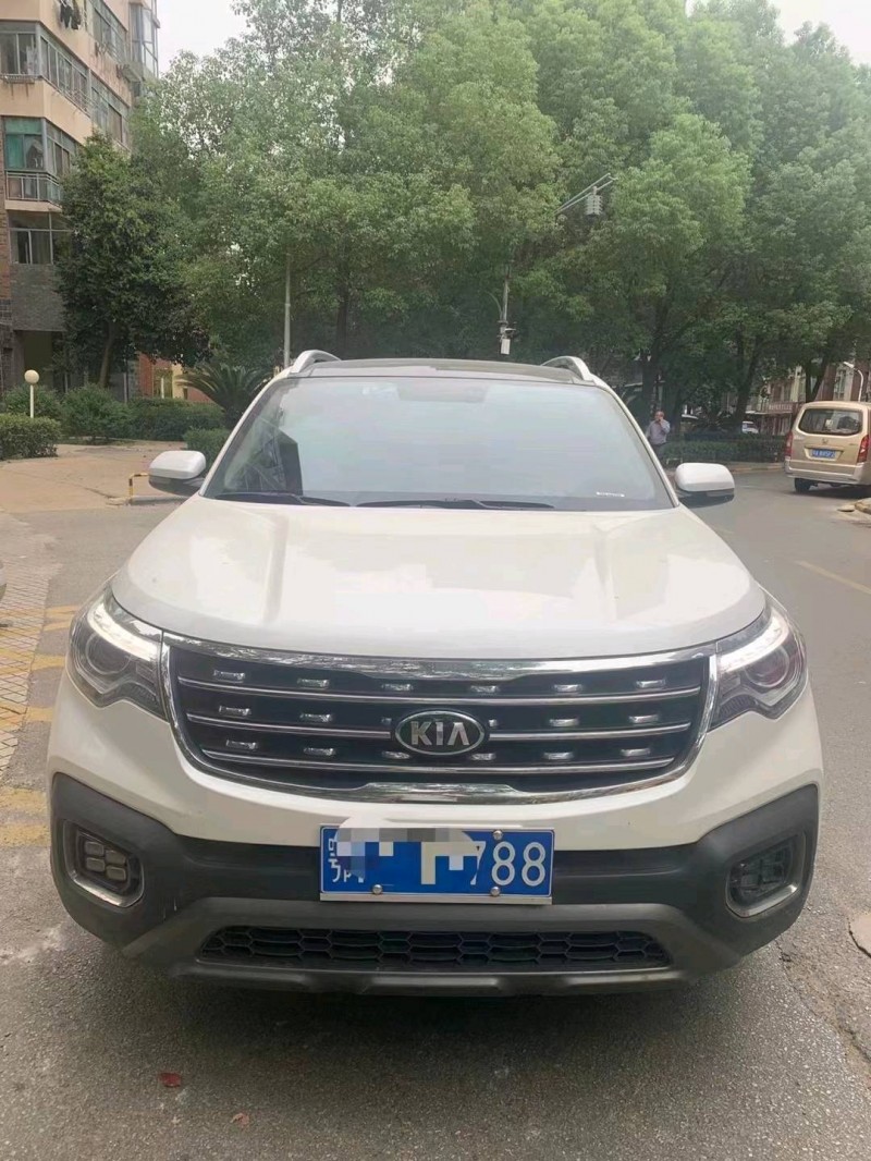 武汉20年起亚智跑8