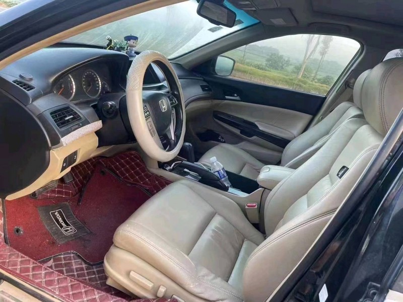 宜春08年本田雅阁5