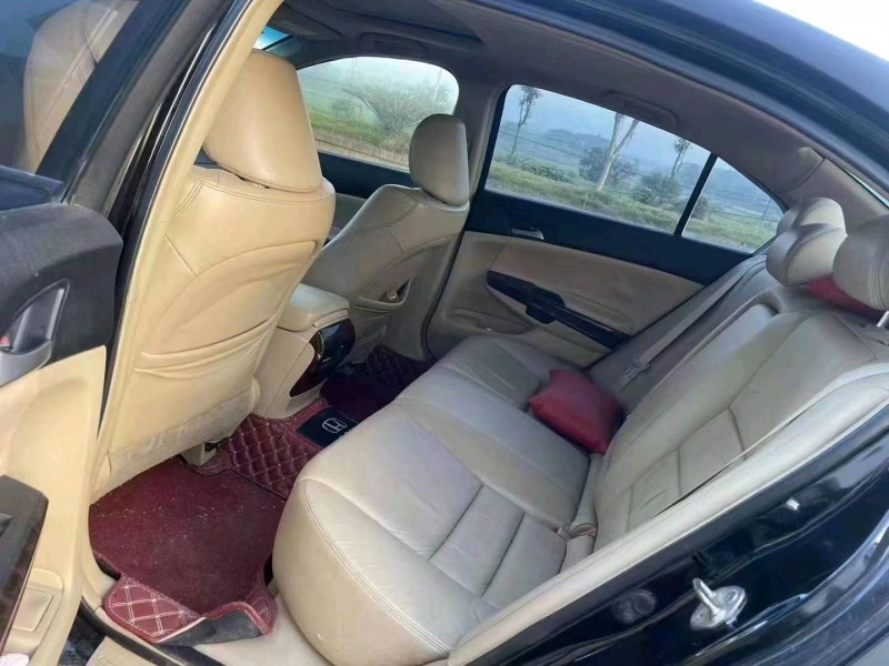 宜春08年本田雅阁6