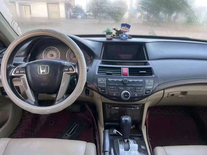 宜春08年本田雅阁9