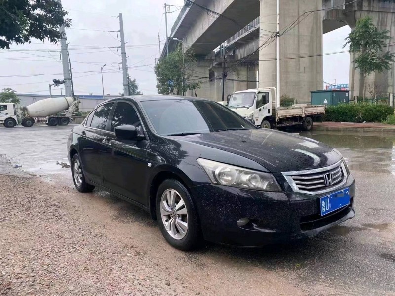 青岛10年本田雅阁3