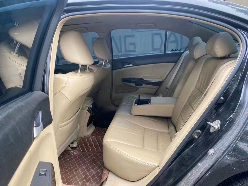 青岛10年本田雅阁5