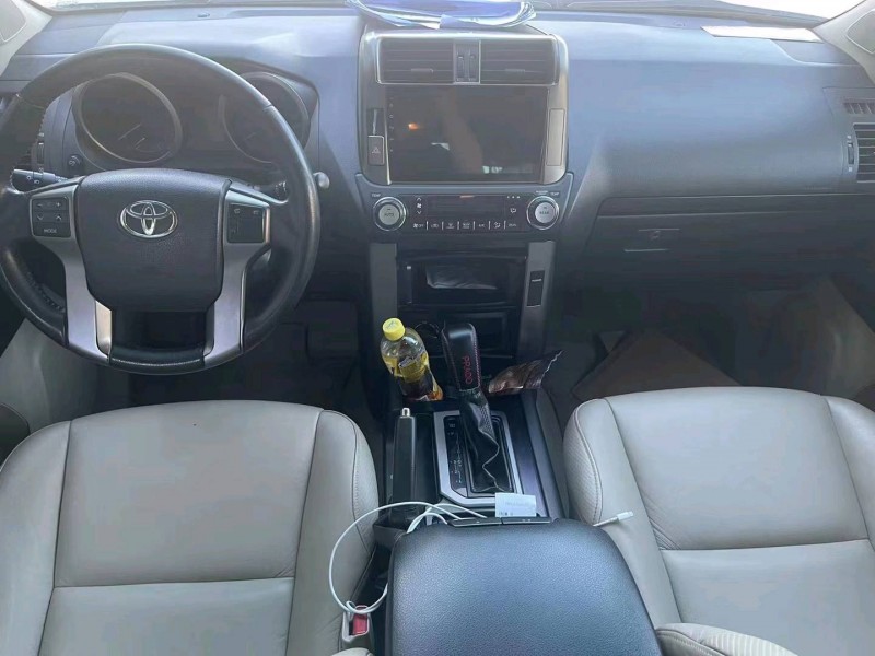 东莞11年丰田普拉多4