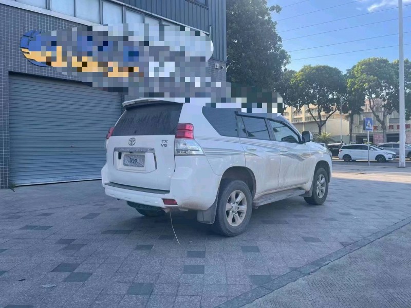 东莞11年丰田普拉多8