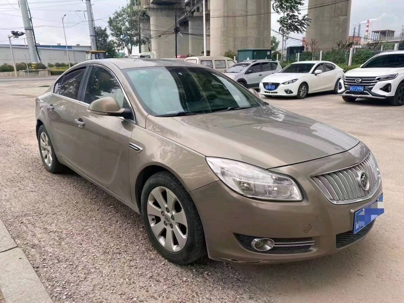 青岛11年别克君威3