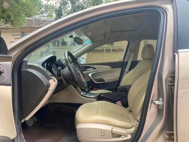 青岛11年别克君威6