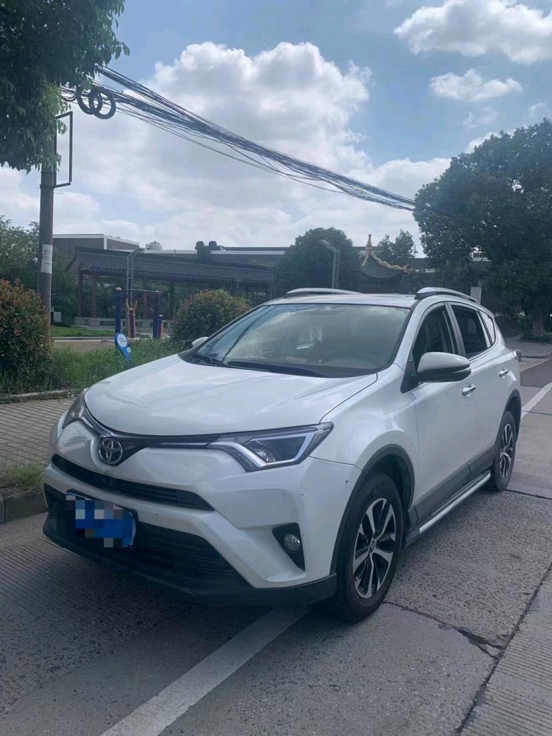 青岛18年丰田RAV4荣放3