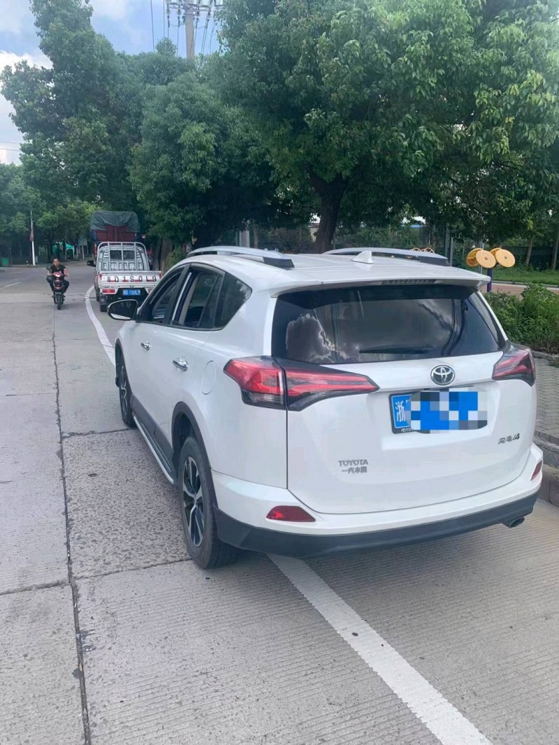 青岛18年丰田RAV4荣放7