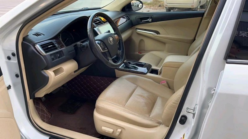 东莞17年丰田凯美瑞4