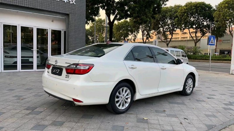 东莞17年丰田凯美瑞8