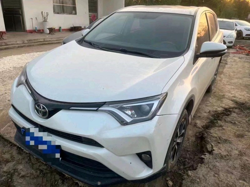 枣庄17年丰田RAV4荣放4
