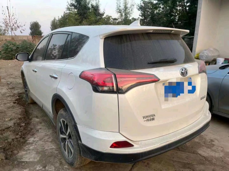 枣庄17年丰田RAV4荣放9