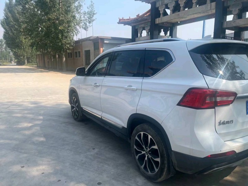 保定17年东风景逸5