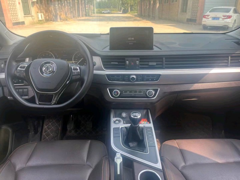 保定17年东风景逸8