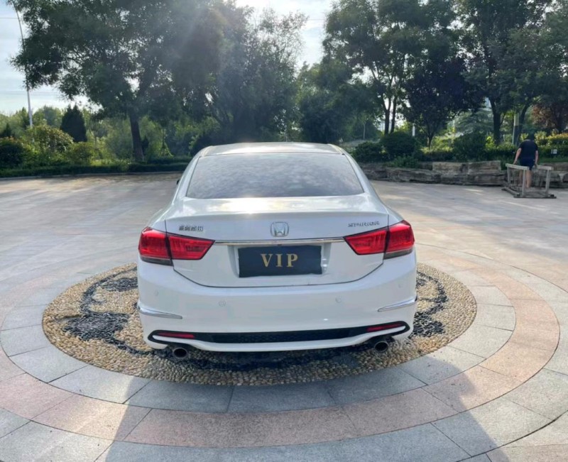 青岛16年本田思铂睿1