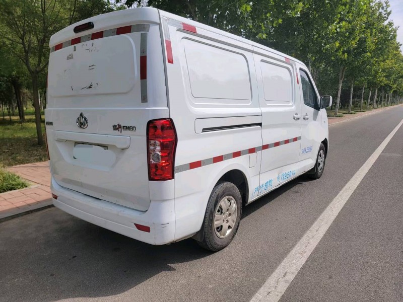 济南22年长安汽车睿行8