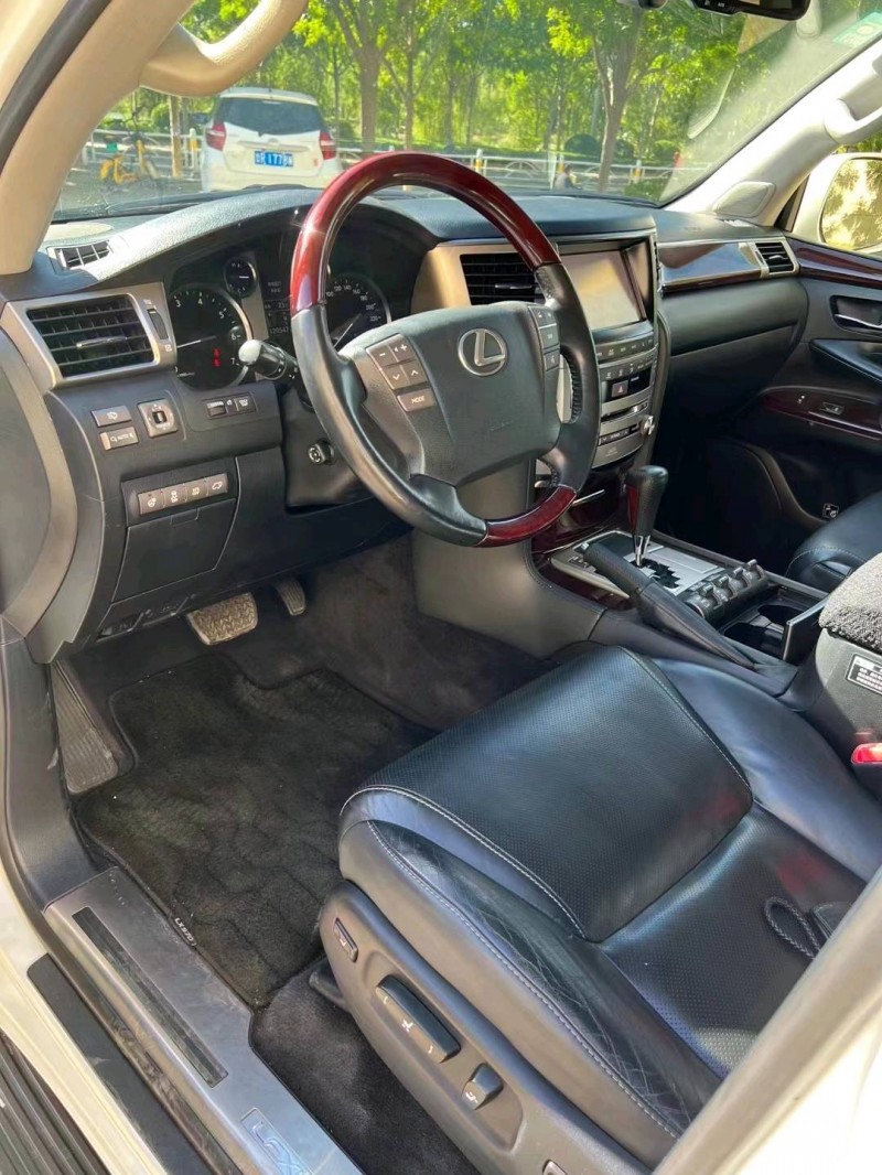 北京13年雷克萨斯LX7
