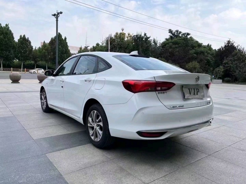 枣庄22年别克威朗6