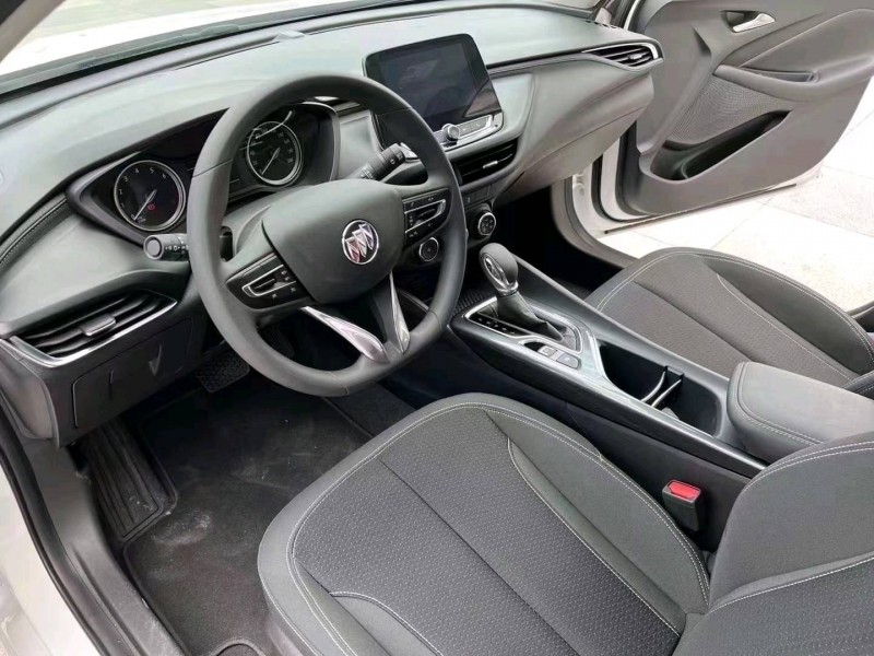 枣庄22年别克威朗7