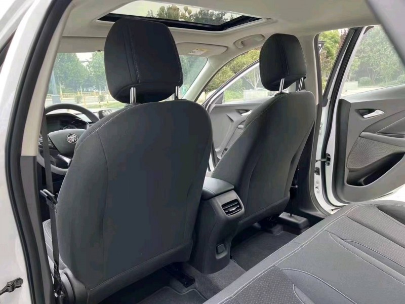 枣庄22年别克威朗9