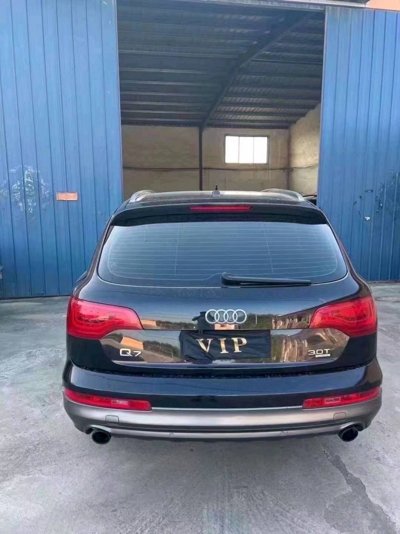 济宁11年奥迪Q75