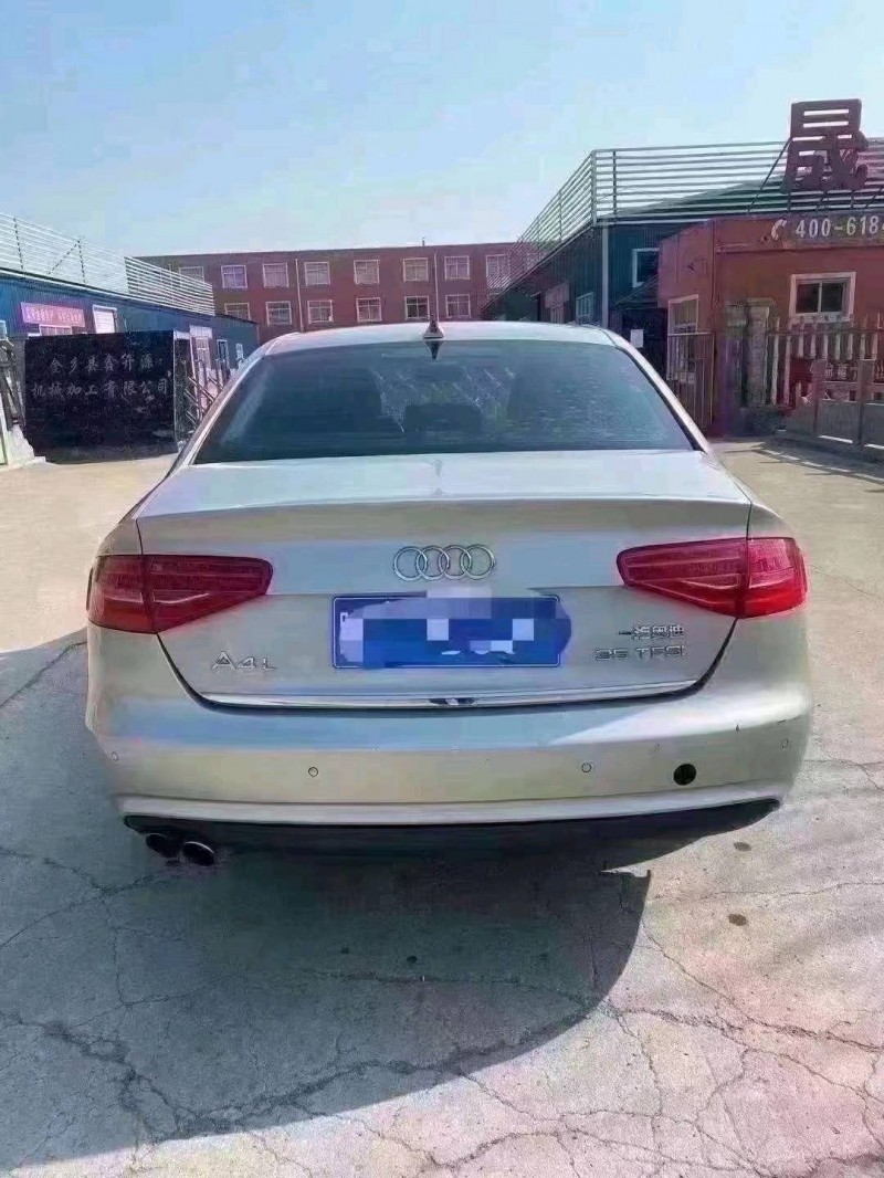 济宁16年奥迪A4L3