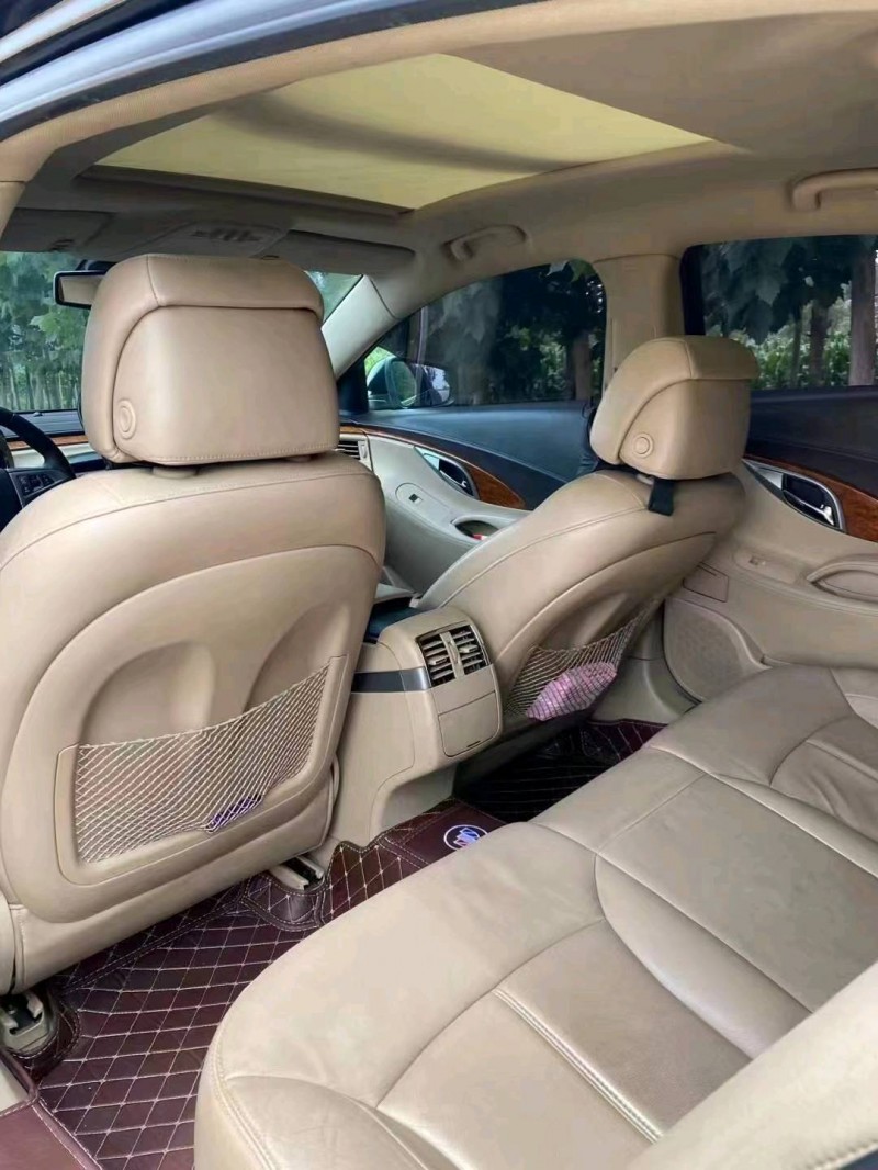 枣庄10年别克君越5