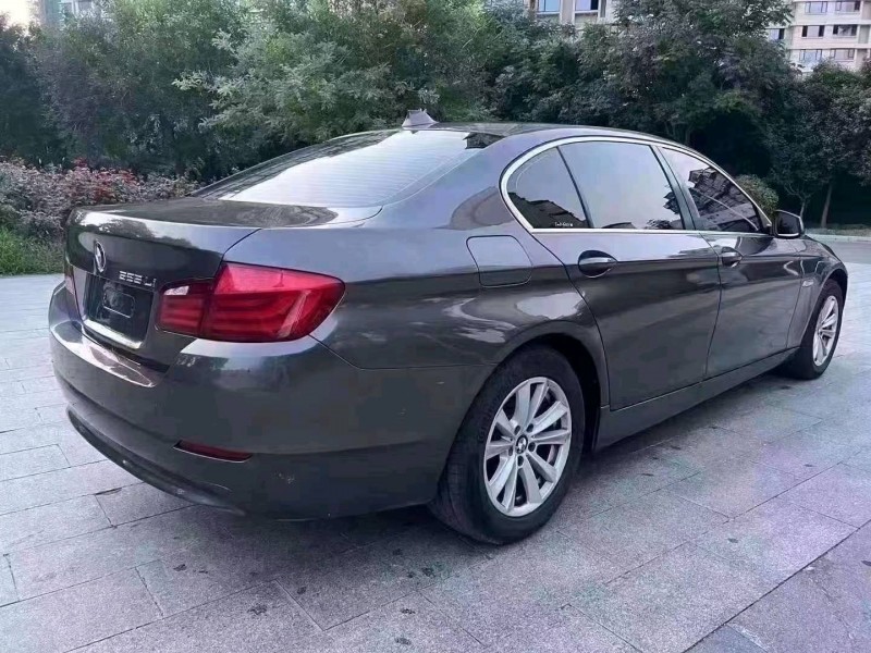 济宁13年宝马5系4